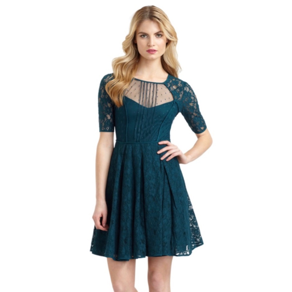 🔴NWOT🔴 BCBGMaxAzria Julya Pleated Lace Dress 👗